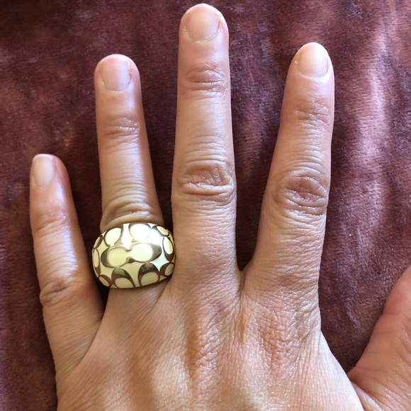 Coach ring - Picture 2 of 3